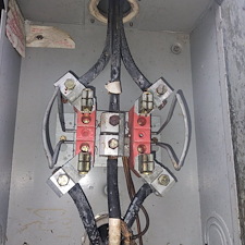 Fast-Electrical-Residential-Repairs-on-a-meter-socket-installation 0