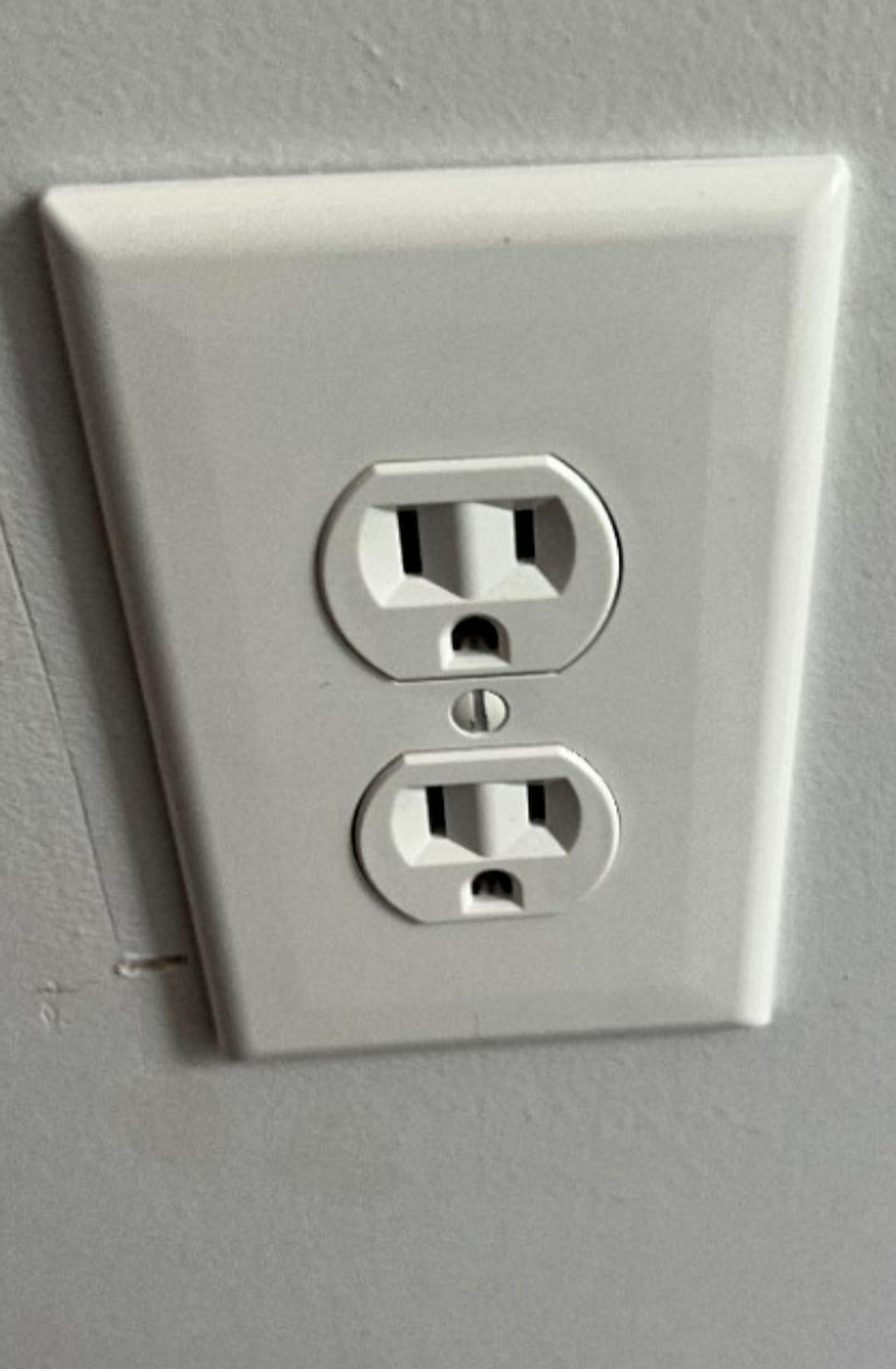 Outstanding Outlet Installation and Electrical repair in Bonnable Boulevard, Metairie, LA. 70005 Thumbnail