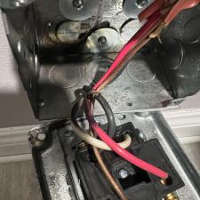 Troubleshoot-power-outage-and-making-electrical-wiring-repairs 0